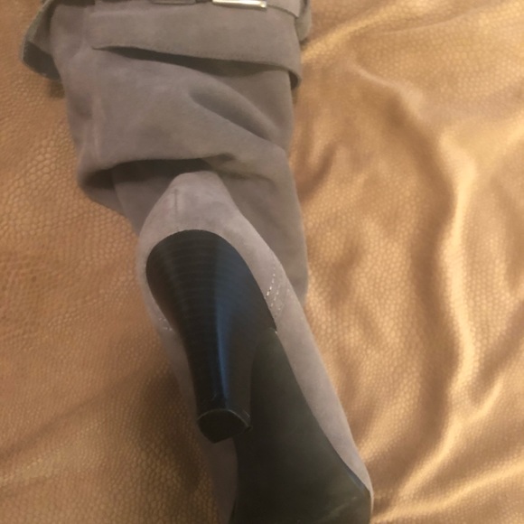 Stand-out high heel boots!! - Picture 4 of 5